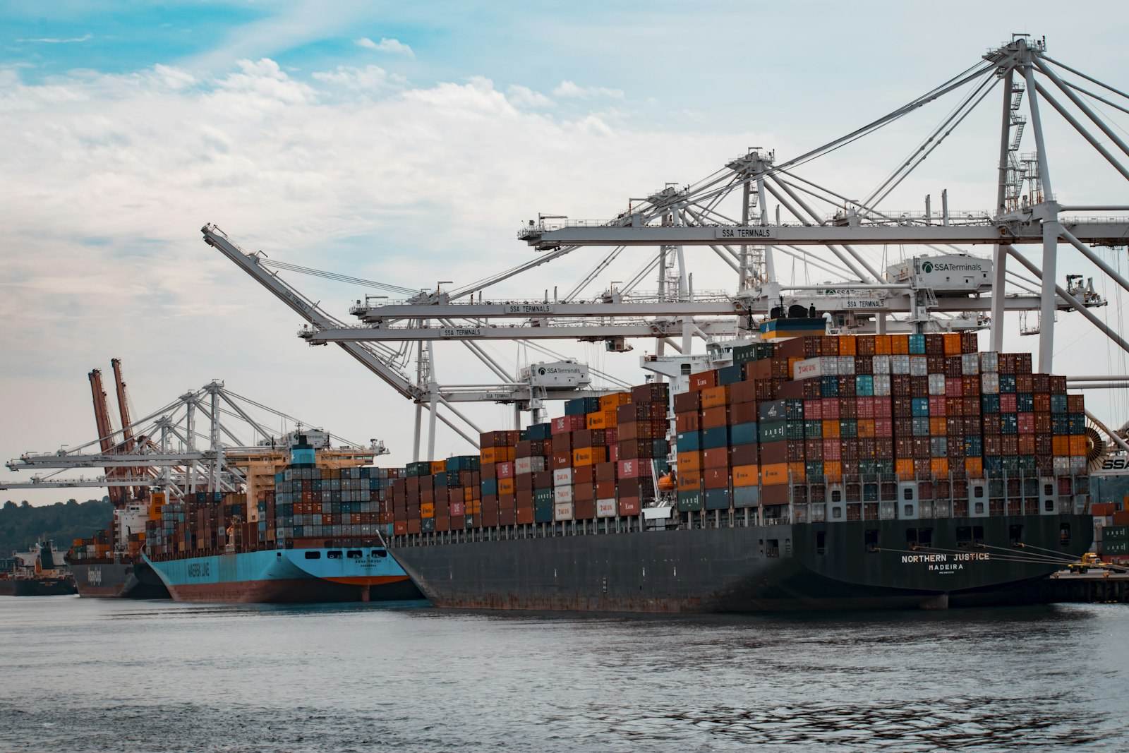 Container ship at port — sea freight LCL/FCL container operations at Tema | NDL Cargo Ghana